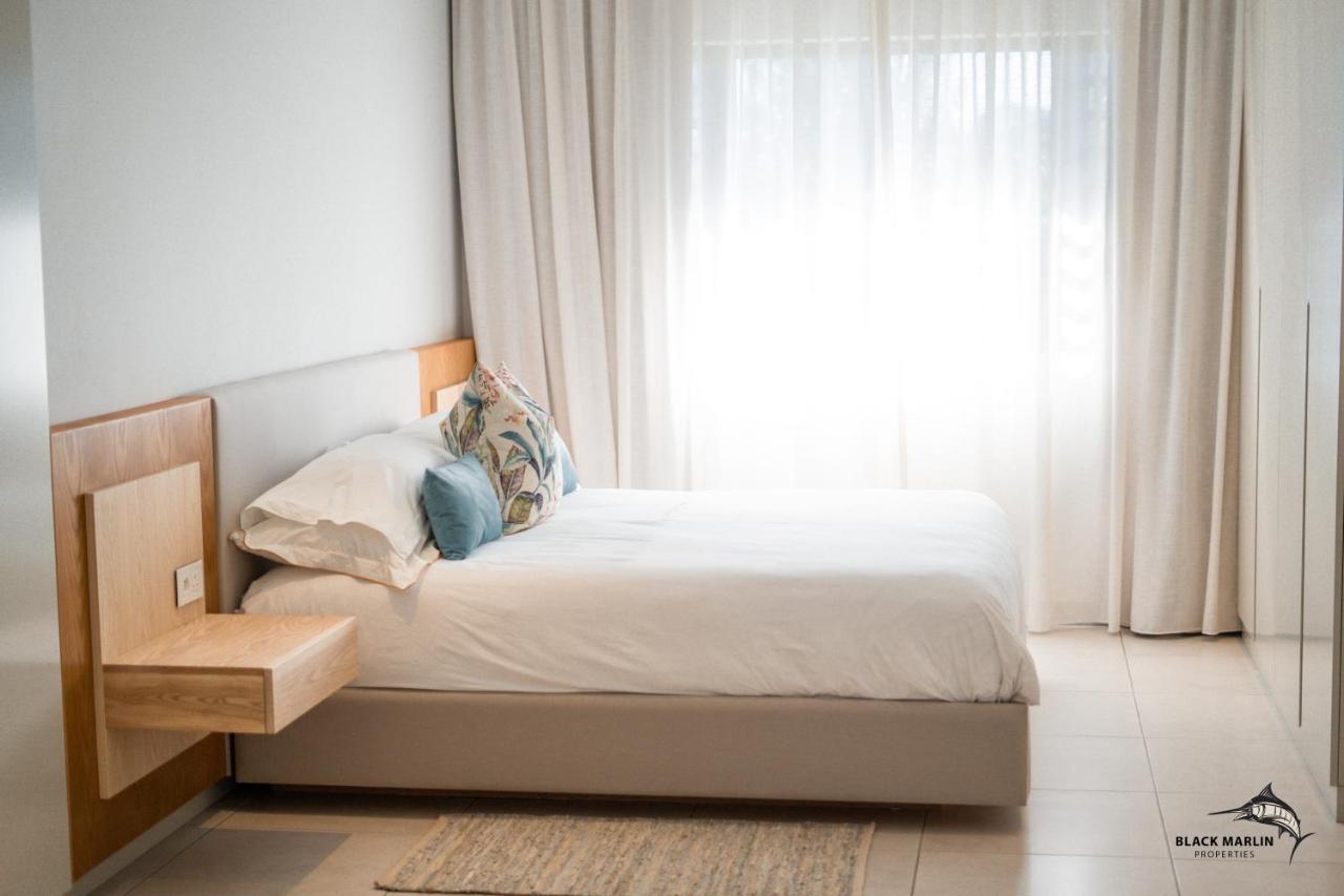 Black Marlin Apartments Pereybere Beach Екстериор снимка