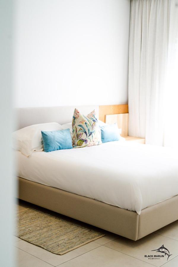 Black Marlin Apartments Pereybere Beach Екстериор снимка