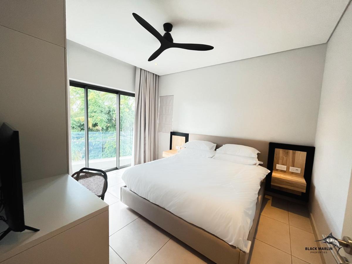 Black Marlin Apartments Pereybere Beach Екстериор снимка