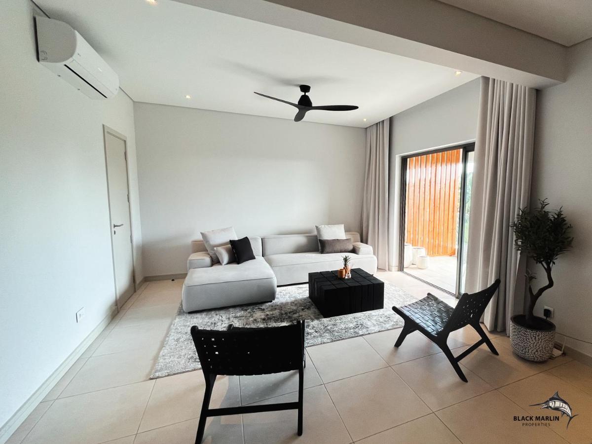 Black Marlin Apartments Pereybere Beach Екстериор снимка