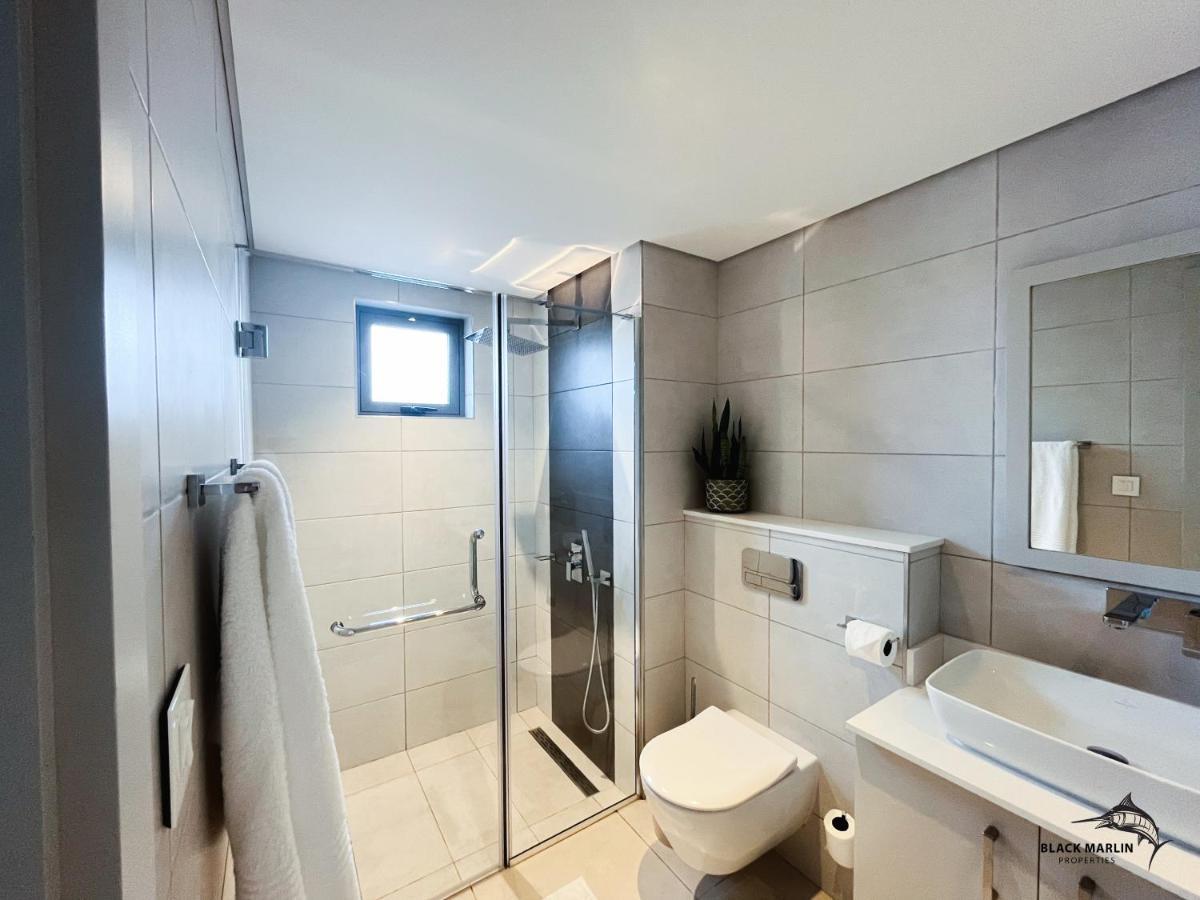 Black Marlin Apartments Pereybere Beach Екстериор снимка