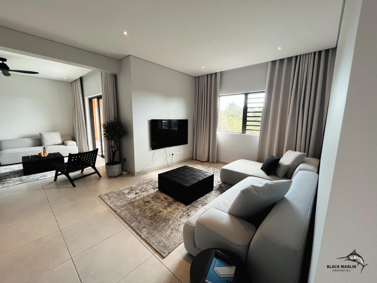 Black Marlin Apartments Pereybere Beach Екстериор снимка