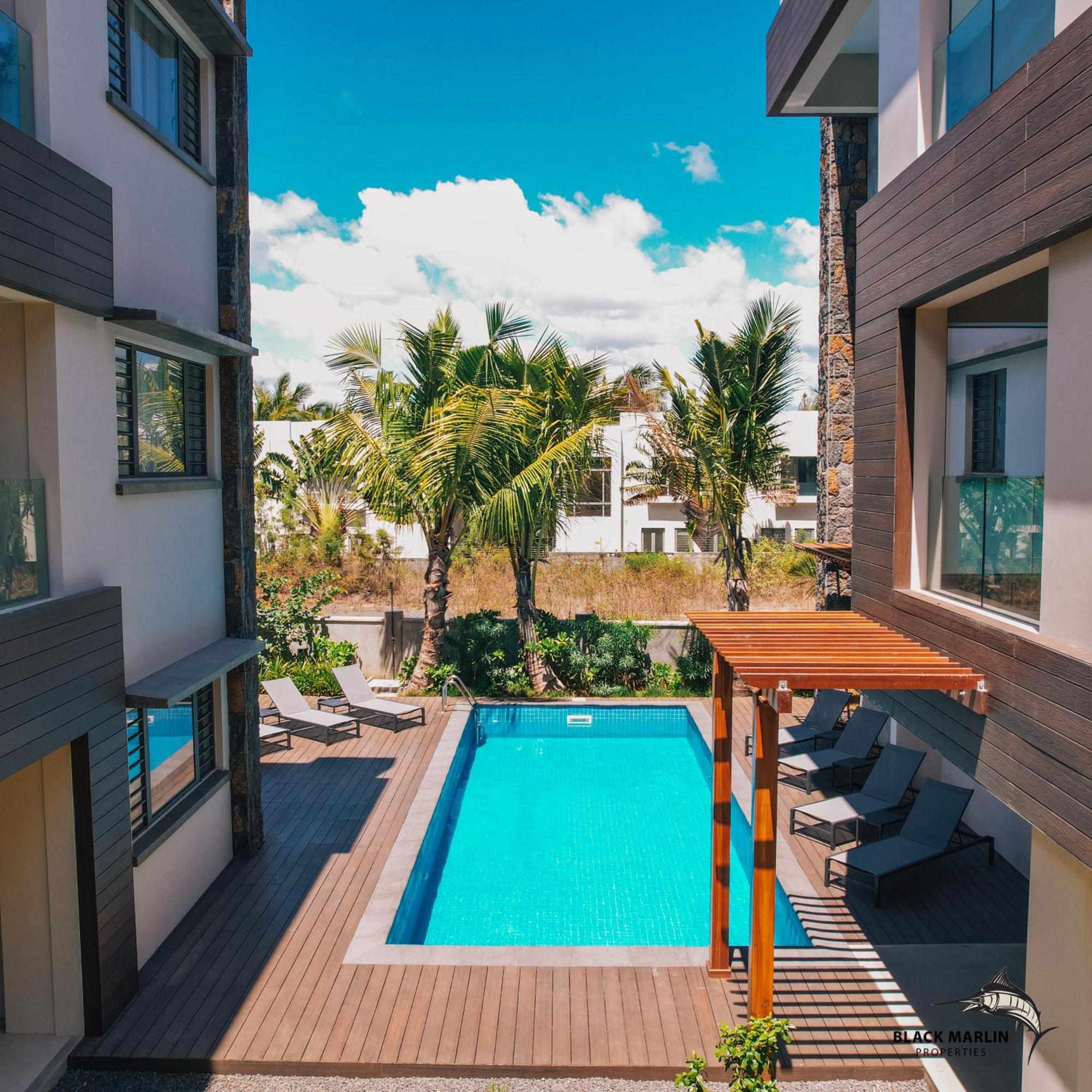 Black Marlin Apartments Pereybere Beach Екстериор снимка