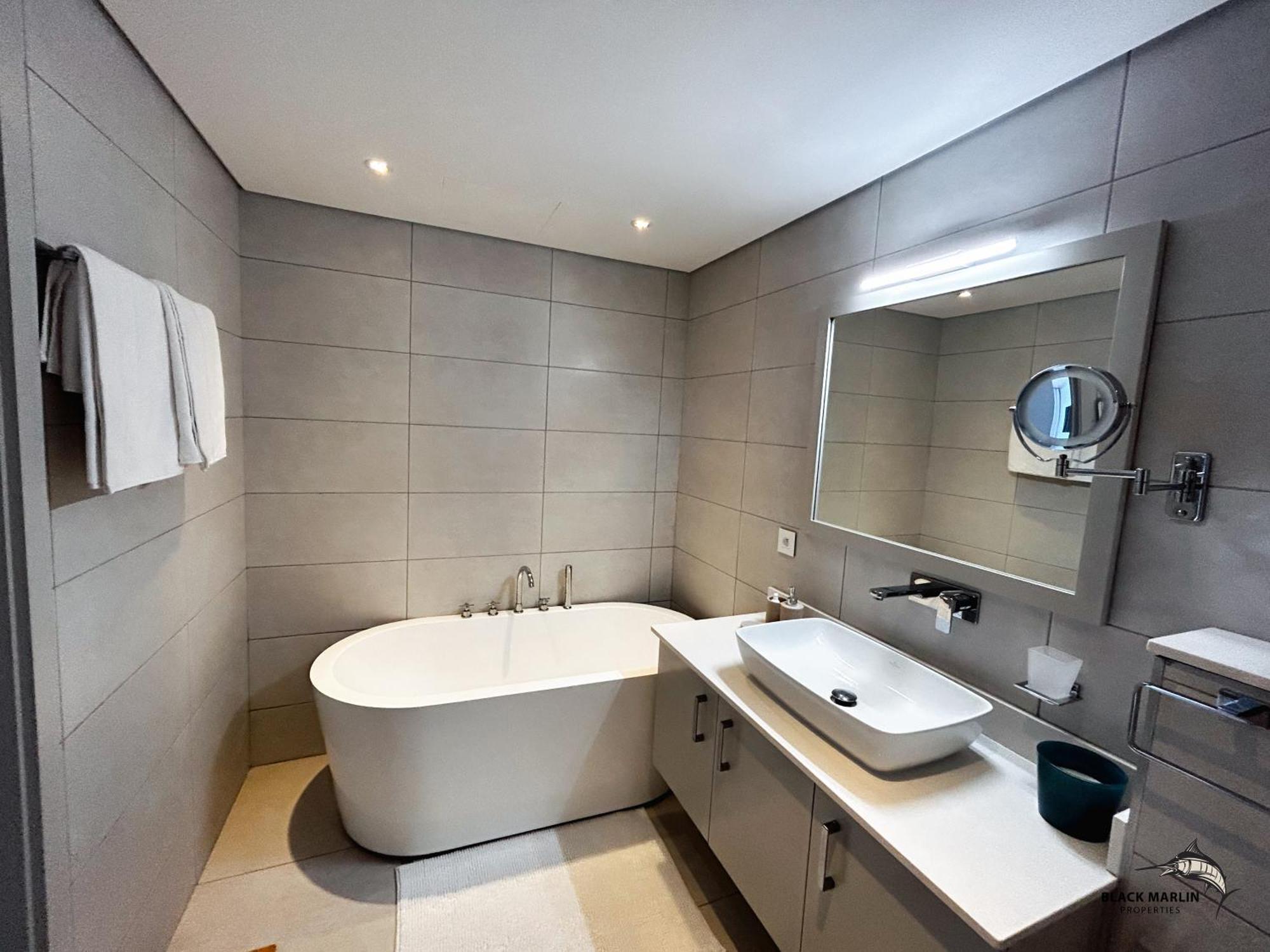 Black Marlin Apartments Pereybere Beach Екстериор снимка
