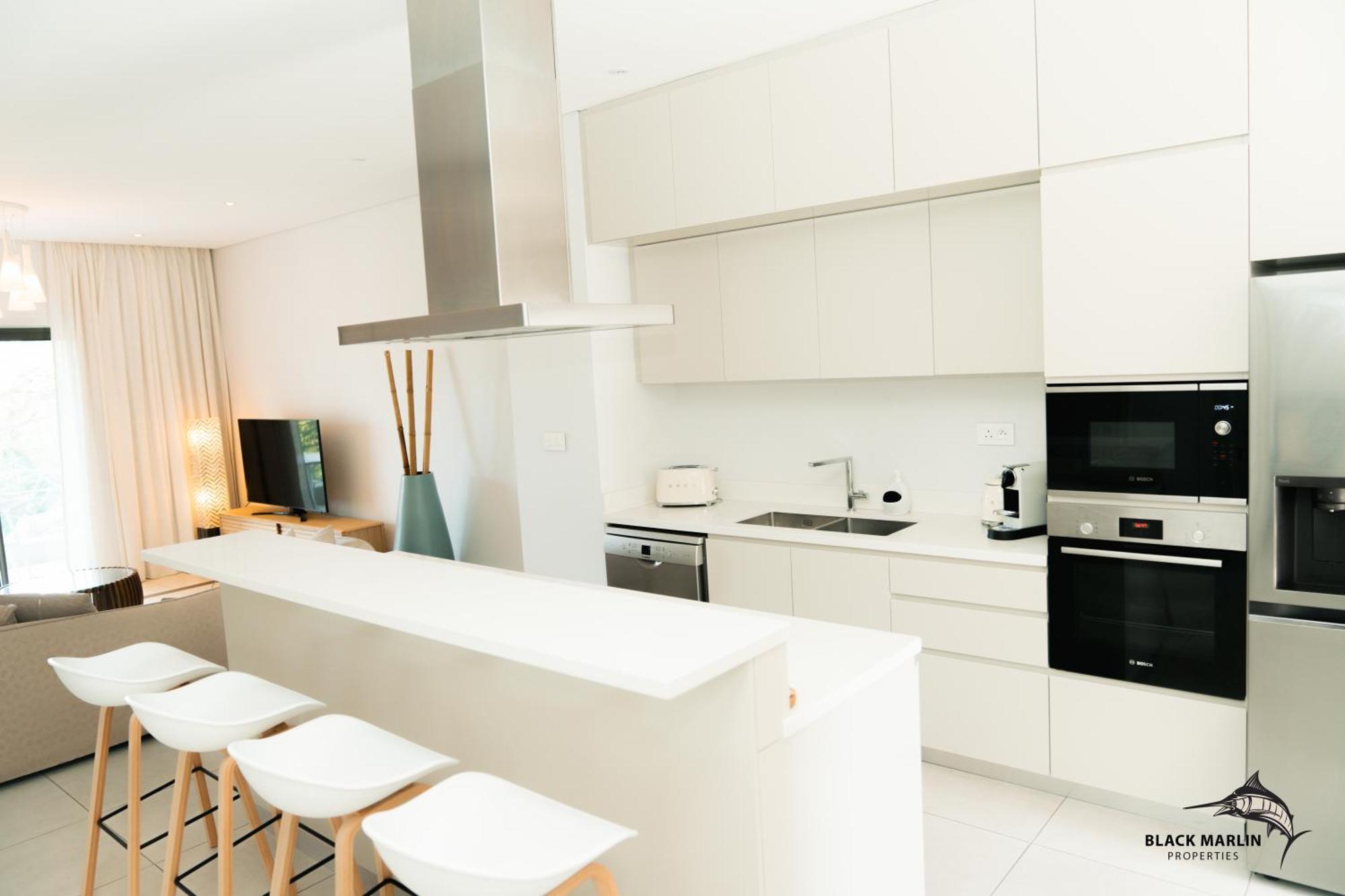 Black Marlin Apartments Pereybere Beach Екстериор снимка