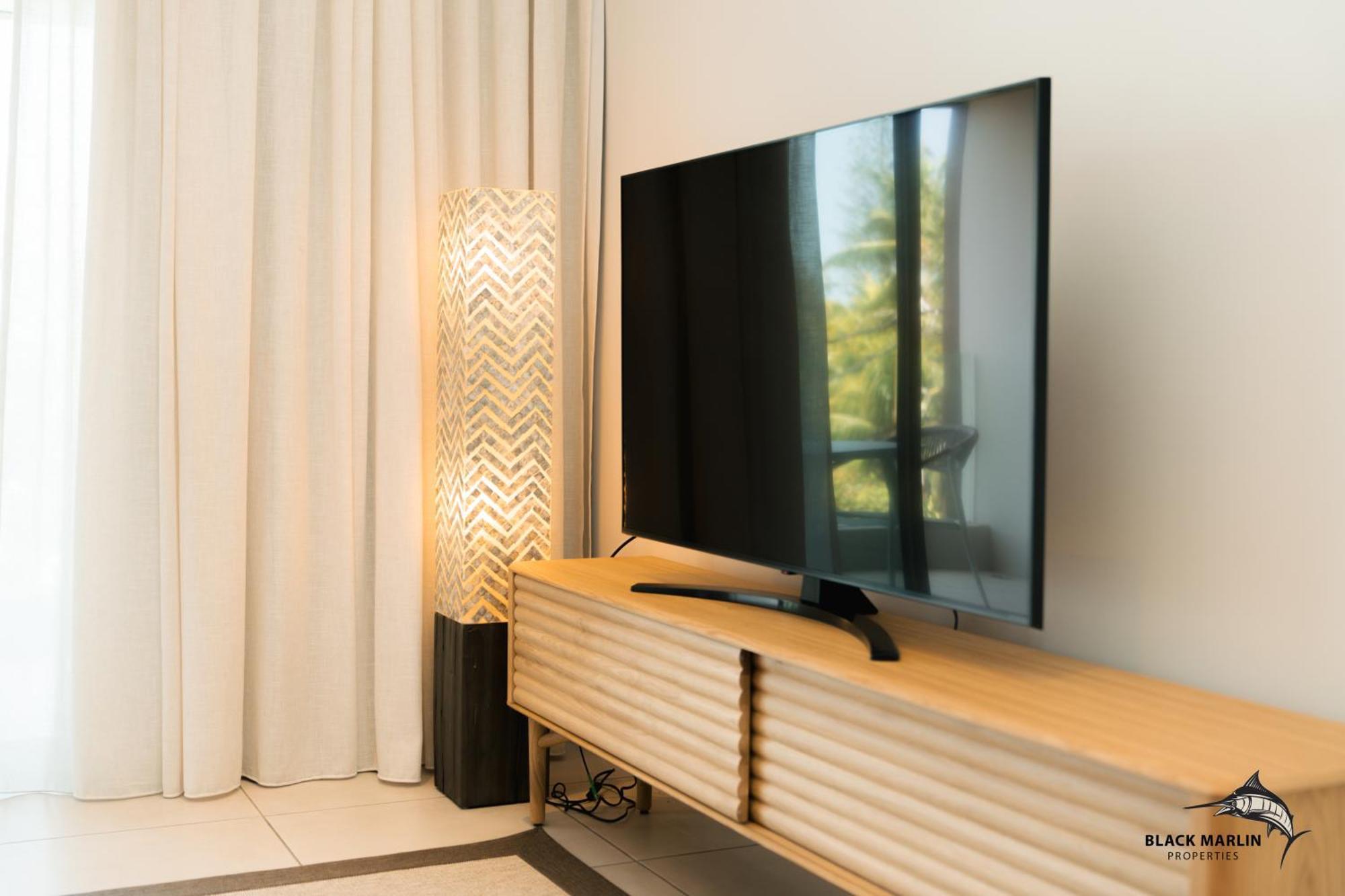 Black Marlin Apartments Pereybere Beach Екстериор снимка