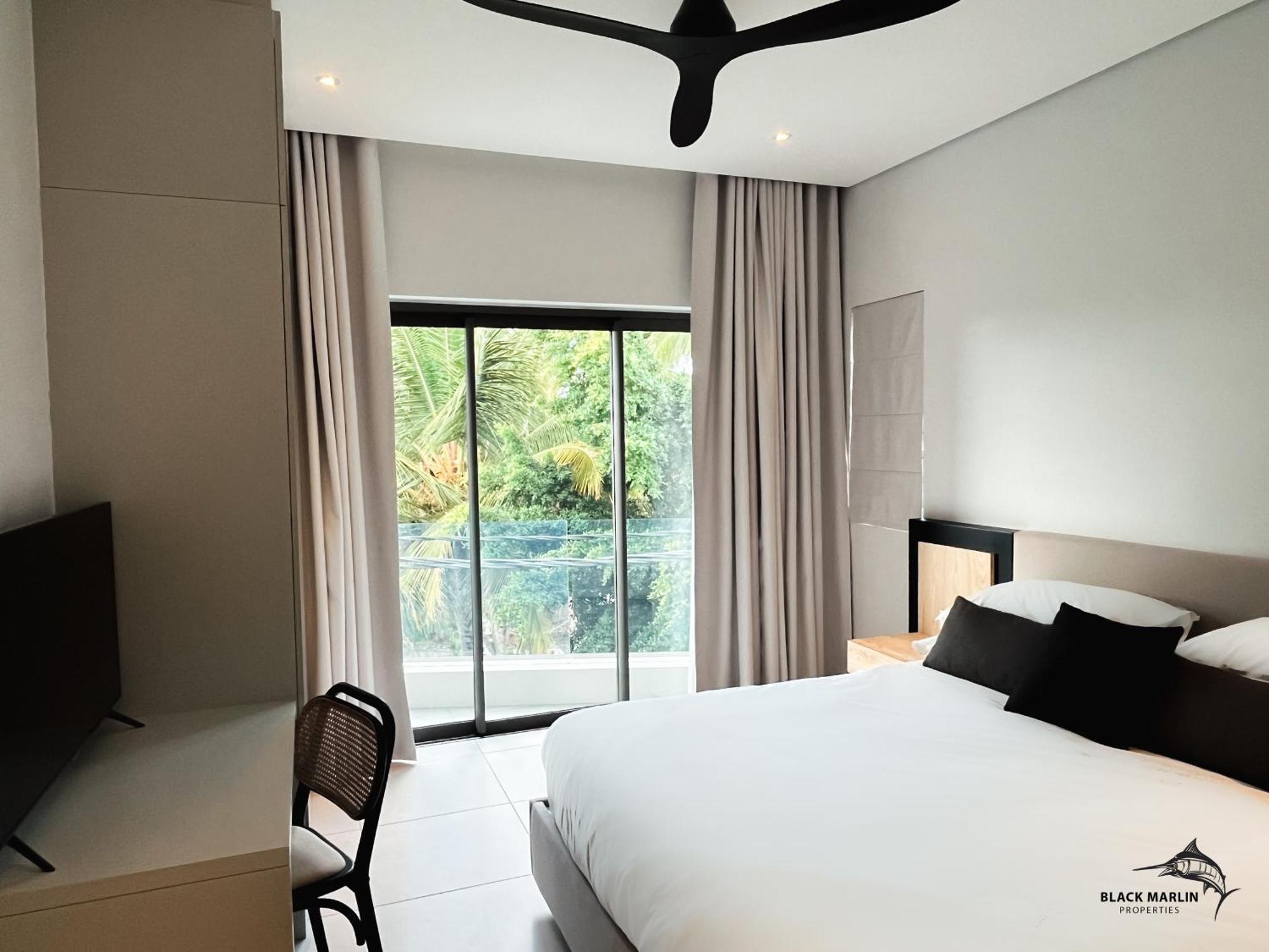 Black Marlin Apartments Pereybere Beach Екстериор снимка